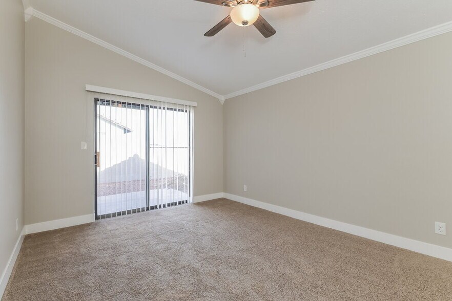 Building Photo - 7700 Blackbird Ave