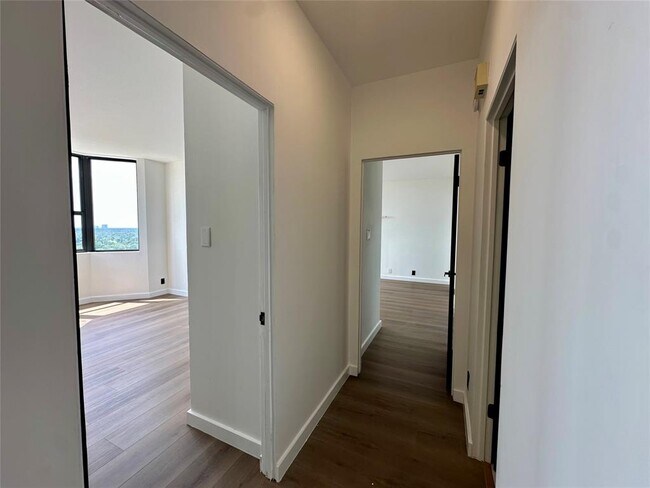 Building Photo - 651 Bering Dr