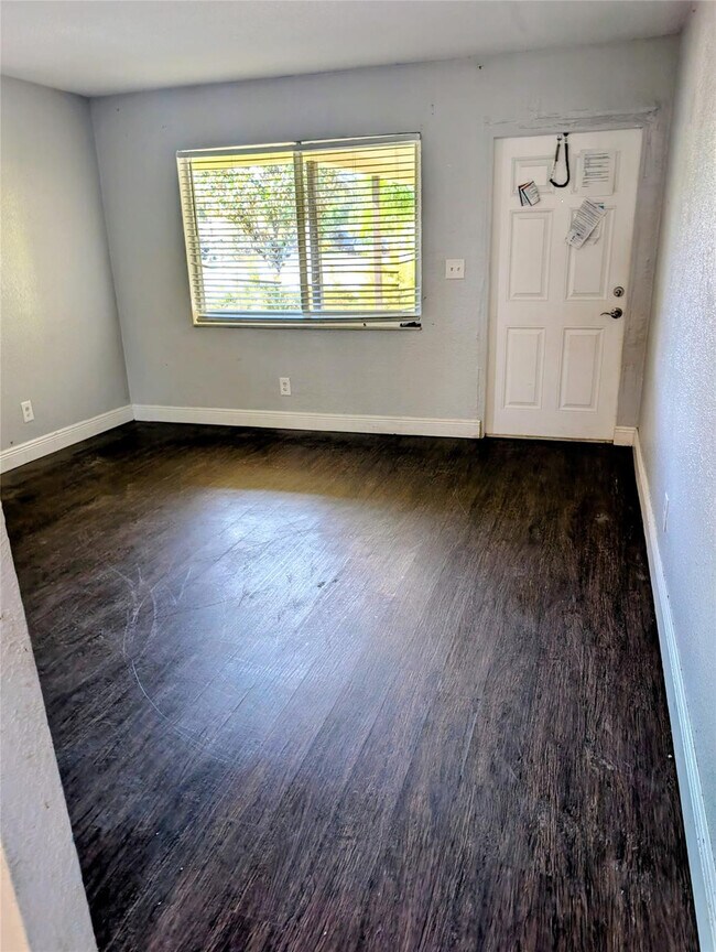 Building Photo - 1500 NW 58th Terrace