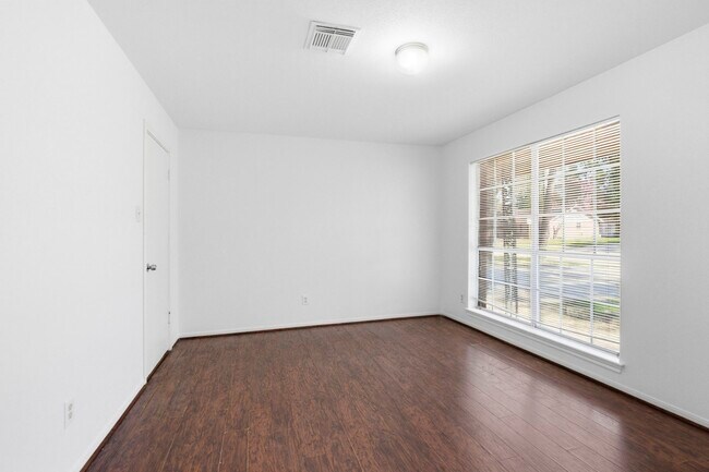 Building Photo - 23007 Whispering Willow Dr