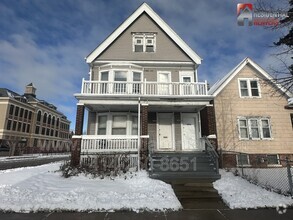 Building Photo - 1934 W Brown St