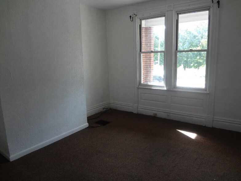 Building Photo - 306 N Mathilda St