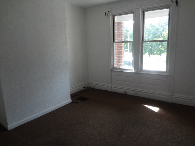 Building Photo - 306 N Mathilda St