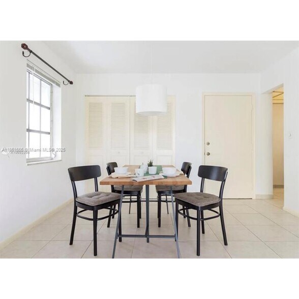 Building Photo - 1150 Madruga Ave