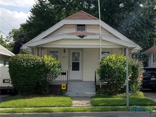 Primary Photo - 1831 Berdan Ave