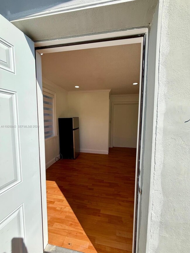 Building Photo - 5001 SW 113th Ct