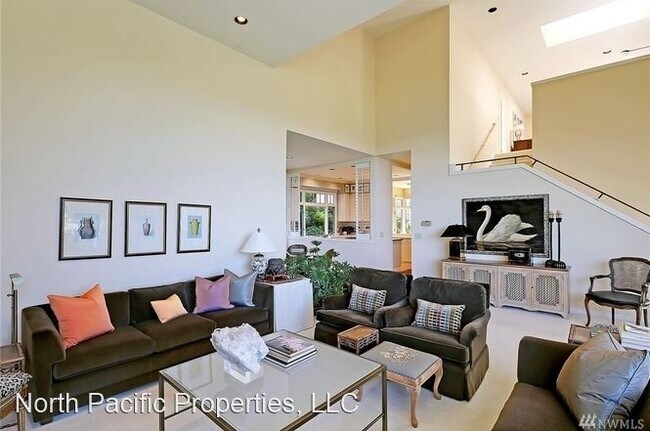 Building Photo - 3 br, 3 bath House - 17203 SE 42nd Pl