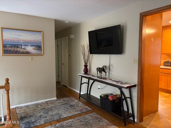 Building Photo - 52 Trottingham Rd