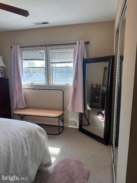 Building Photo - 633 Hampton Ave