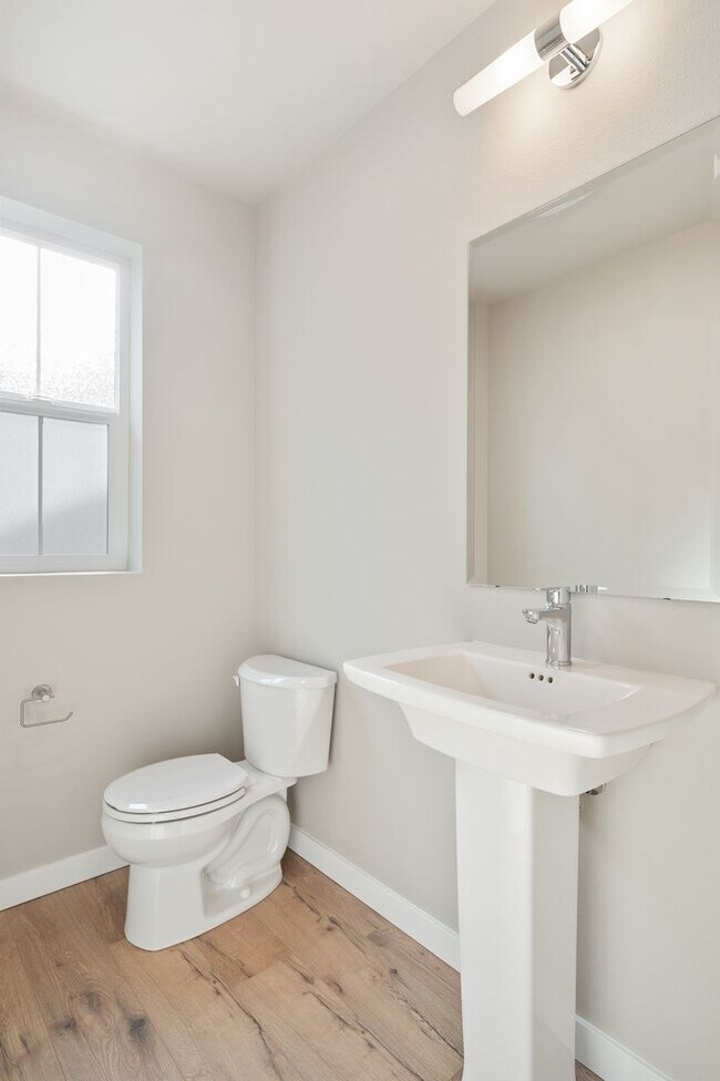 Building Photo - NEW Bothell Townhome | 4 Bedroom | $3,900