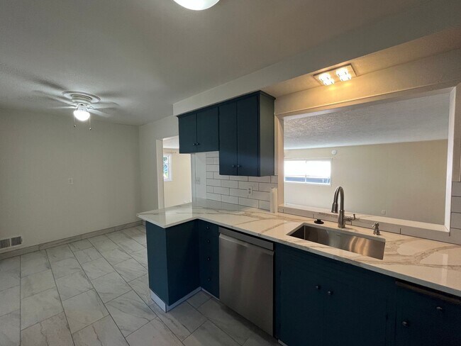 Building Photo - Charming 3-Bedroom Home with Bonus Room in Prime Beaverton Location Cedar Hills Neighborhood!!!