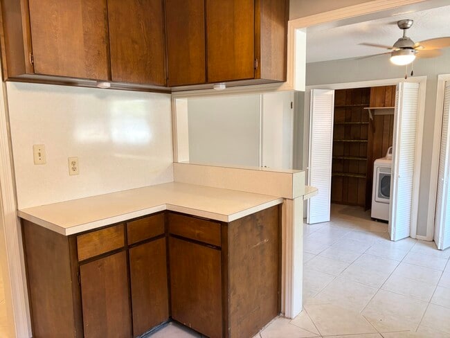 Building Photo - 32 Bay Dr SE