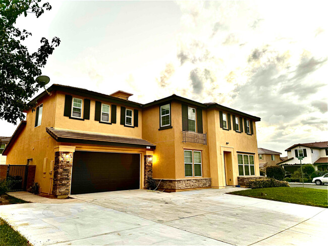 Building Photo - 6805 Edinburgh Rd