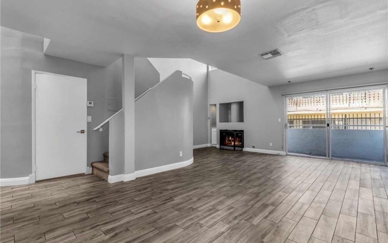 Building Photo - 6036 Hazelhurst Pl