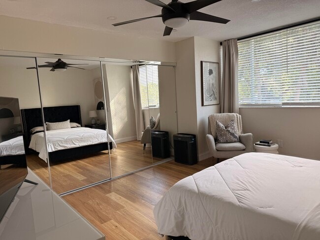 Building Photo - 5130 Elmhurst Rd