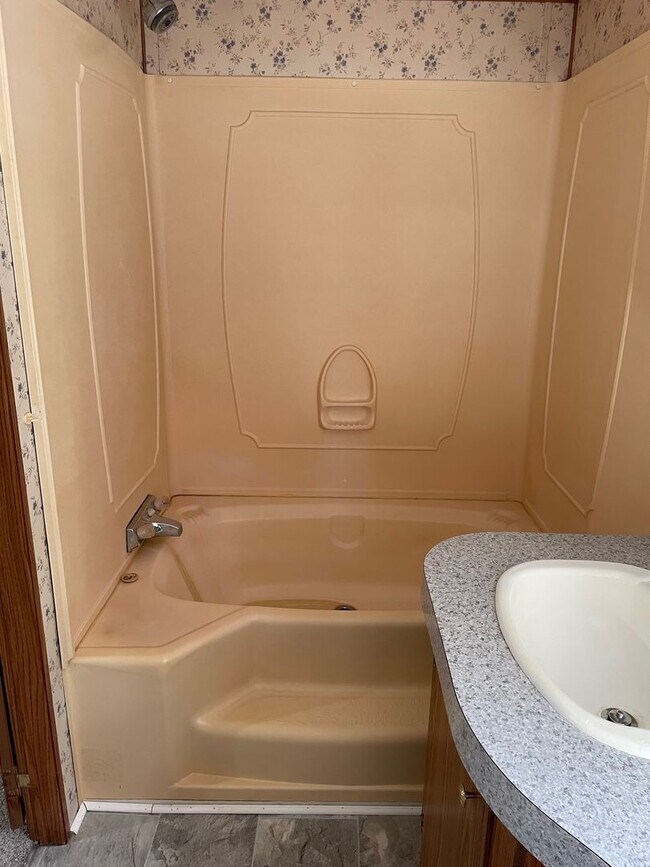 Building Photo - 2 bed 2 bath mobile home