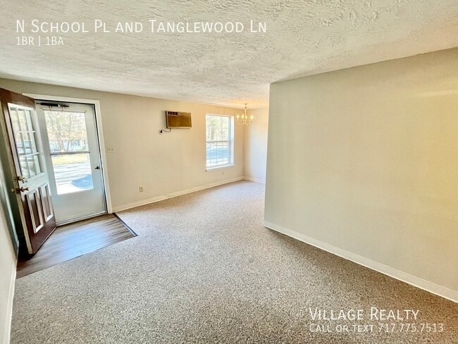 Building Photo - 323 N School Pl