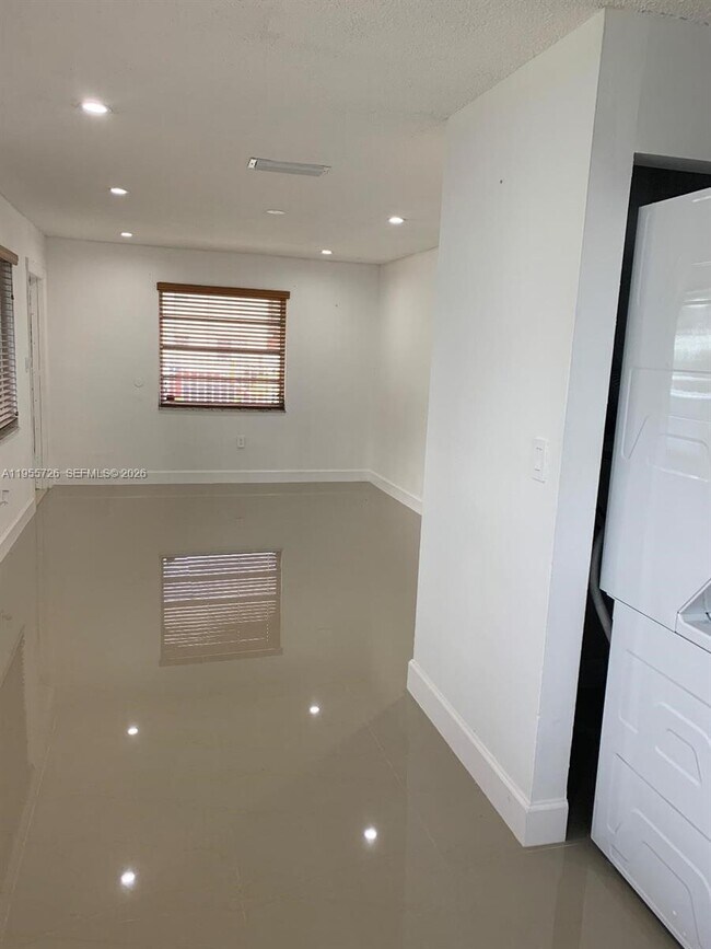 Building Photo - 2618 SW 18th St