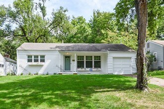 Building Photo - 3 Bed, 1 Bath Home with Garage in Prime Kansas City Location