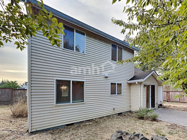 Building Photo - 34607 Rocky Ct