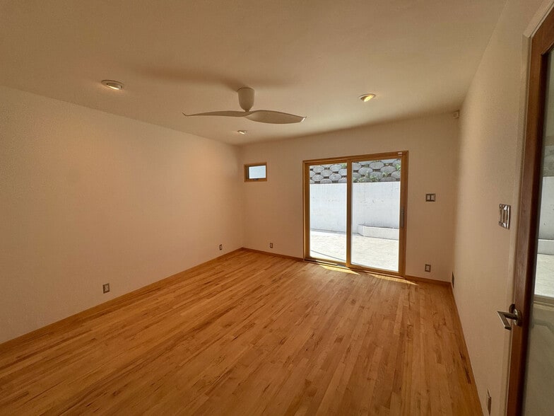 Building Photo - 8863 Lookout Mountain Ave