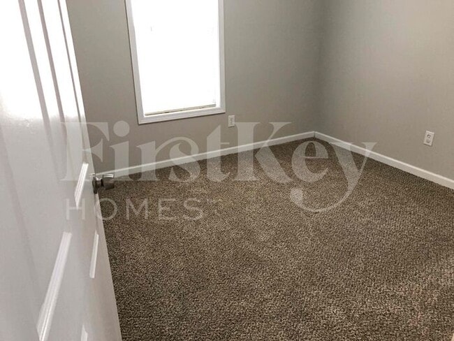 Building Photo - 8118 Birch Walk Dr