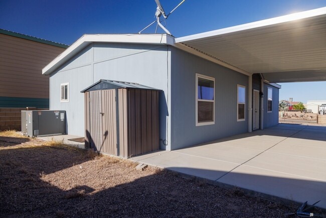 Building Photo - 10424 Mohave Trail
