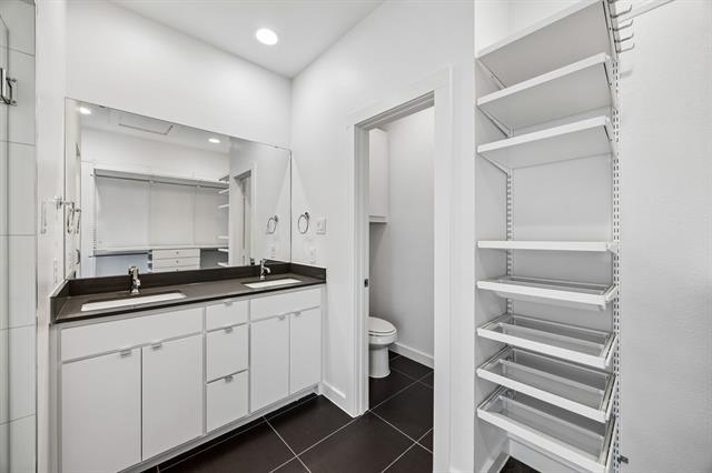 Building Photo - 4905 Live Oak St