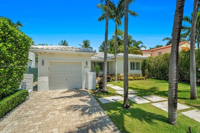 Building Photo - 5915 La Gorce Dr