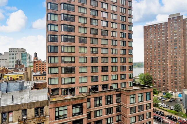 Building Photo - 345 E 93rd St