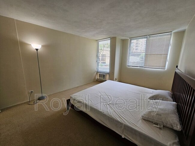 Building Photo - 430 Kaiolu St