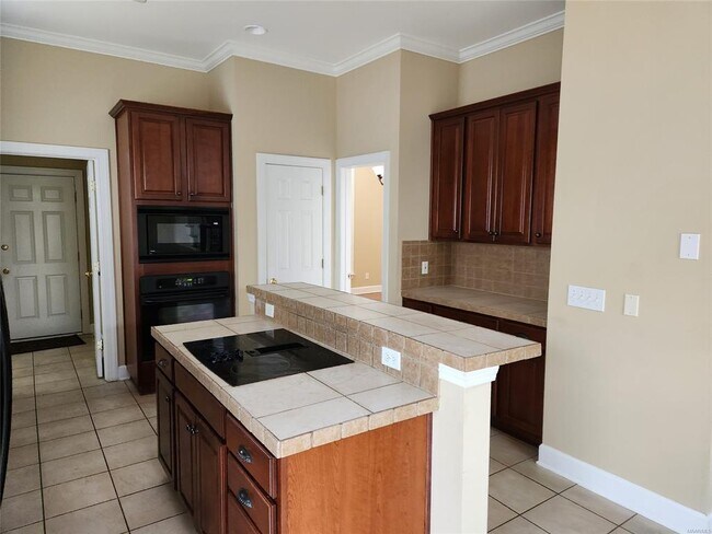 Building Photo - 8855 Marston Way