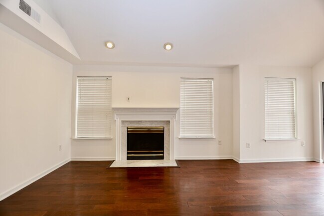 Building Photo - Welcome Home!