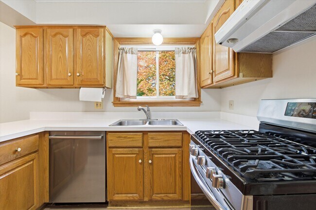 Building Photo - 2825 Tuebingen Pkwy