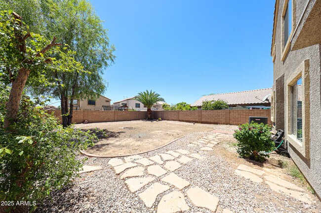 Building Photo - 7315 W Fleetwood Ln