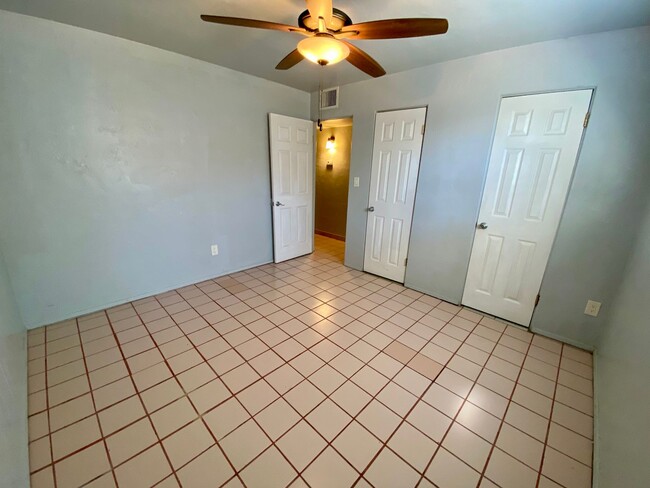 Building Photo - 3-Bedroom, 1.5 bath in Phoenix That’s read...