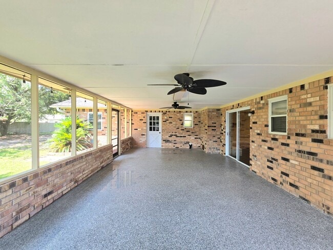 Building Photo - Spacious 3-Bedroom Ranch-Style Home