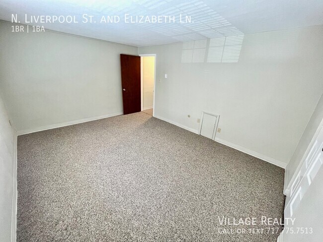 Building Photo - 35 N Liverpool St