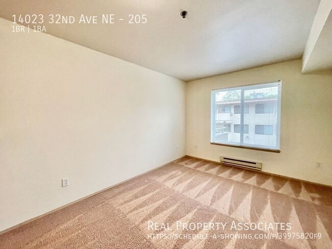 Building Photo - 14023 32nd Ave NE