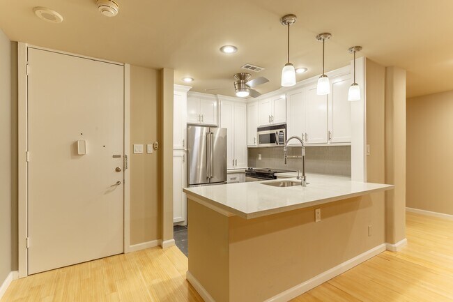 Building Photo - 3614 Montrose Blvd