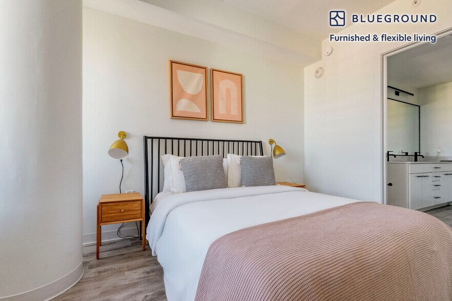 Building Photo - 501 Brazos St