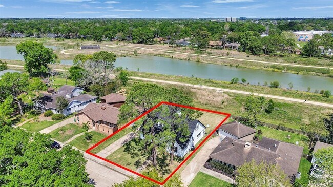 Building Photo - 16007 Diana Ln