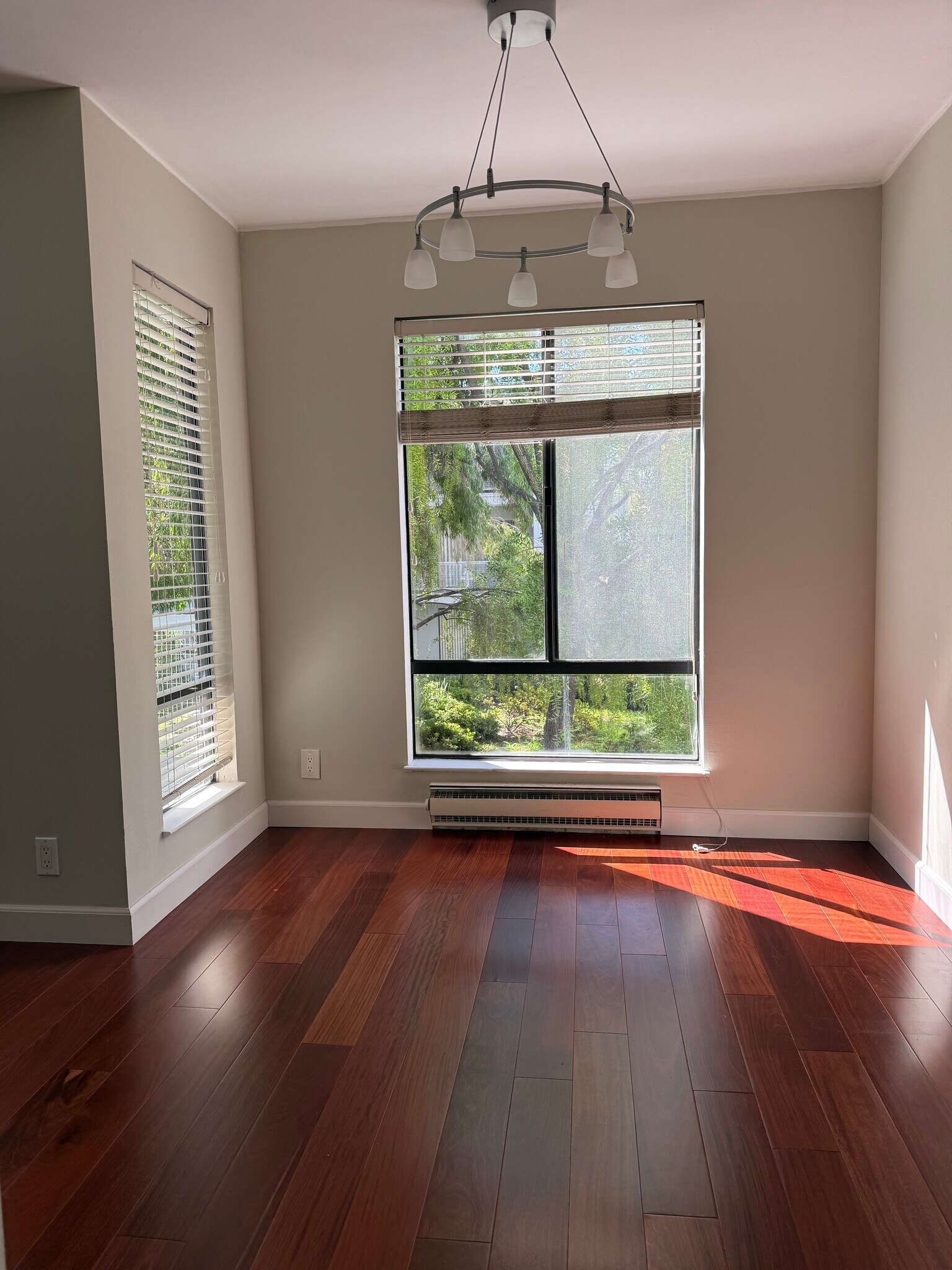 Dining room - 4 Admiral Dr