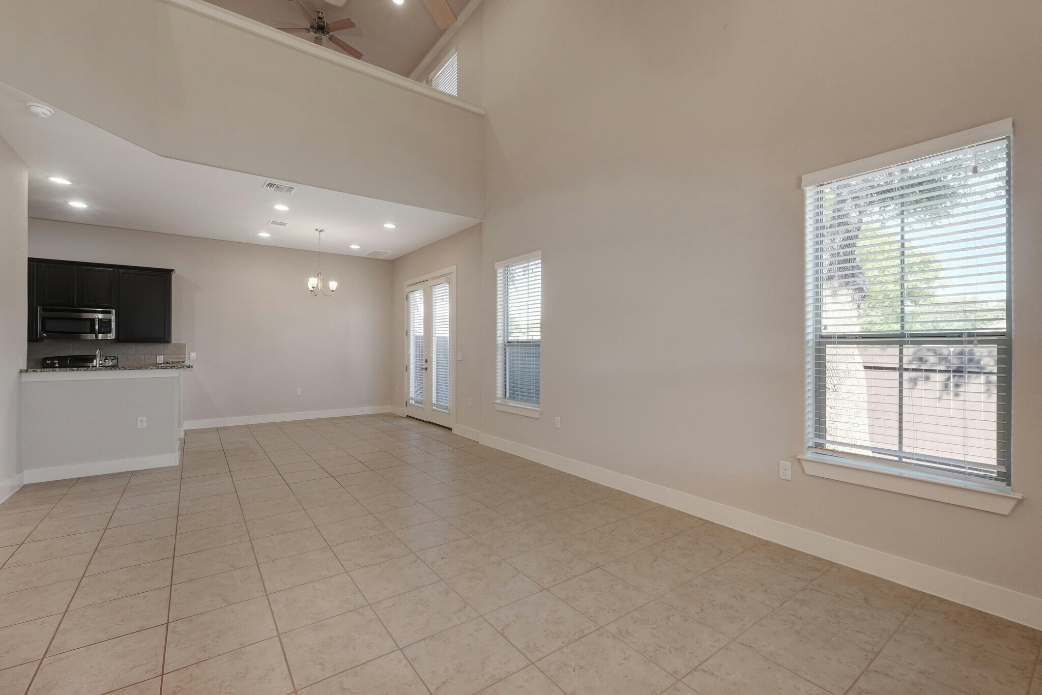 Building Photo - 3421 Blumie St