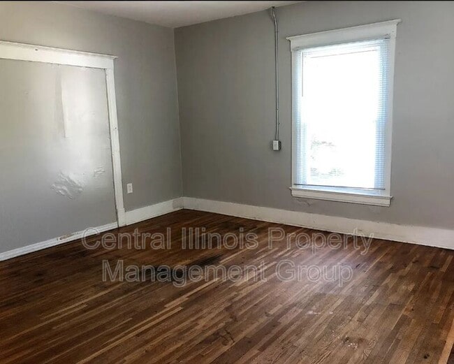 Building Photo - 505 E Locust St