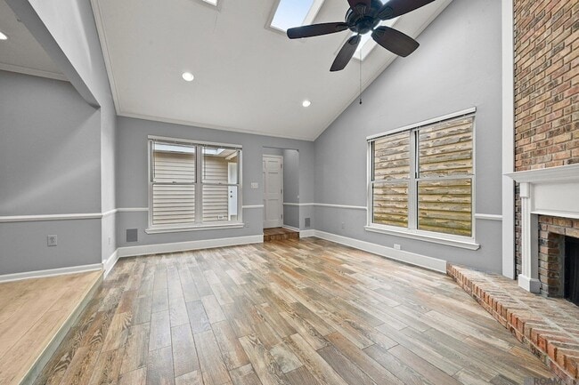 Building Photo - 5952 Fort Clarke Dr N