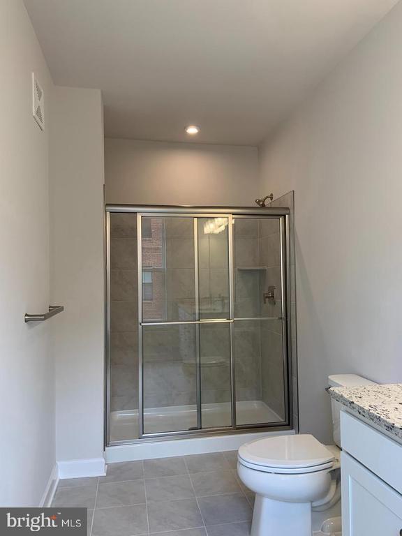 Building Photo - 3925 Fair Ridge Dr