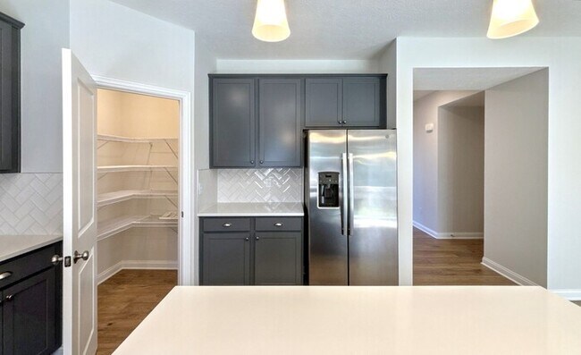 Building Photo - 6495 Drasco Dr