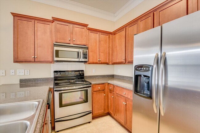 Building Photo - 2436 River Birch Dr