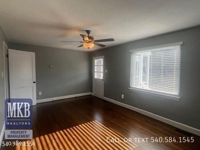 Building Photo - 6221 Shady Acres Dr